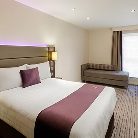 Premier Inn Premier Inn Bagshot Zewnętrze zdjęcie