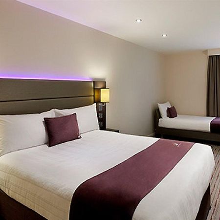 Premier Inn Premier Inn Bagshot Zewnętrze zdjęcie
