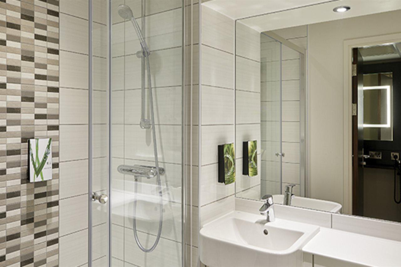 Premier Inn Premier Inn Bagshot Zewnętrze zdjęcie