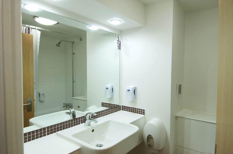 Premier Inn Premier Inn Bagshot Zewnętrze zdjęcie